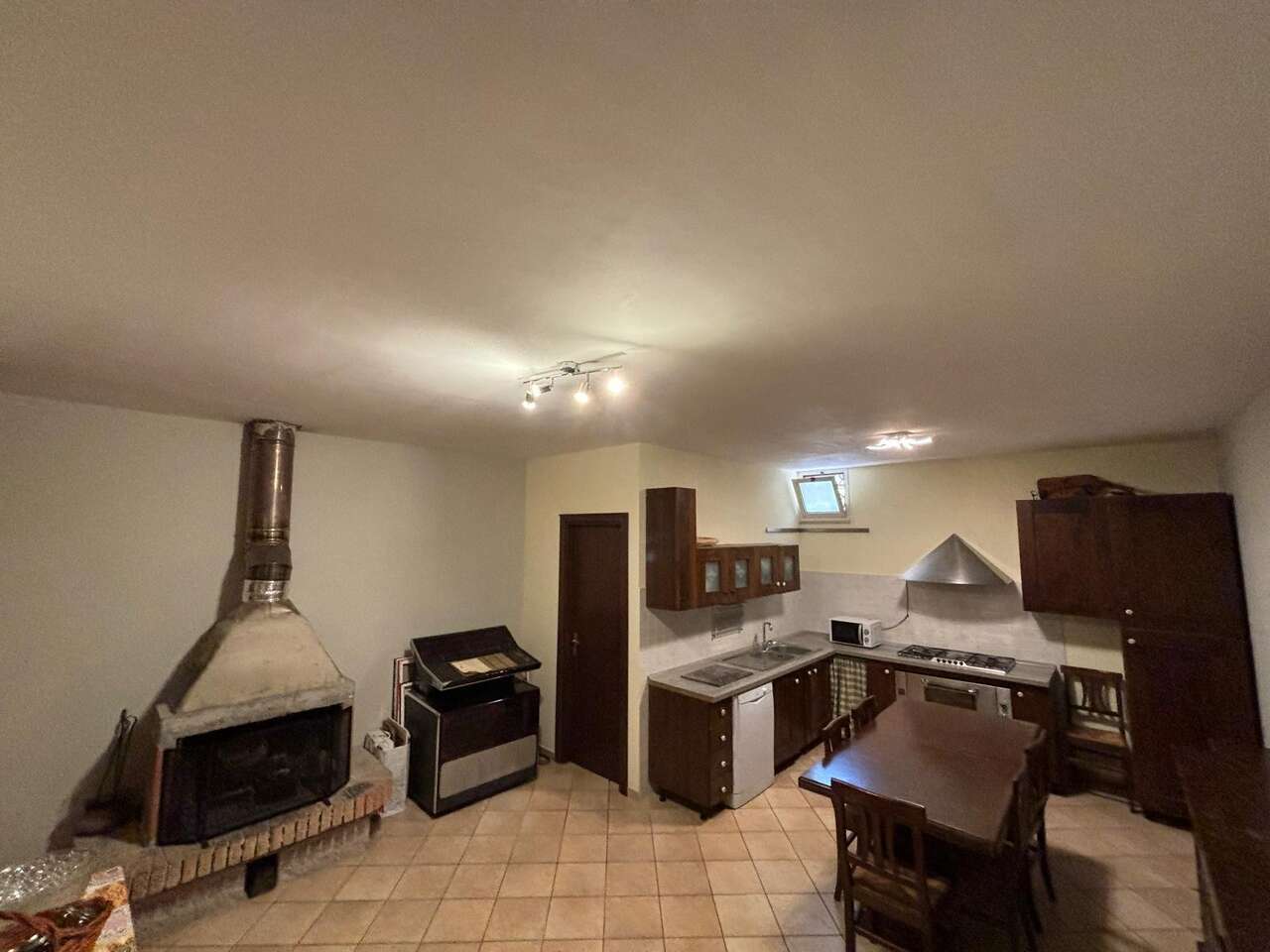 NEPI APPARTAMENTO IN VILLINO A SCHIERA