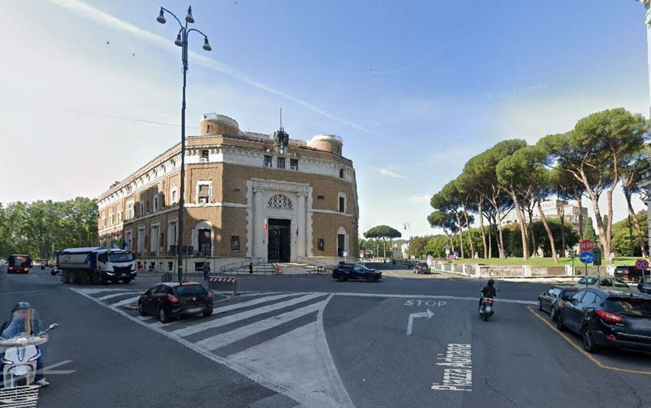 CAVOUR, COMPLESSO IMMOBILIARE