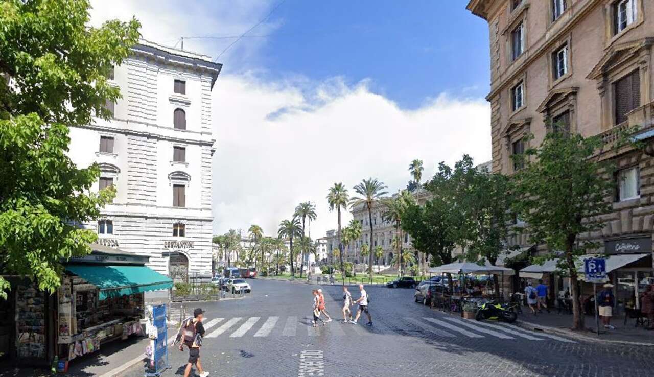 CAVOUR, COMPLESSO IMMOBILIARE