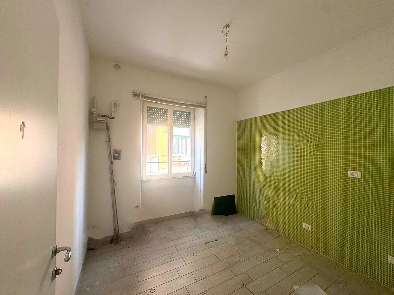 AURELIA, APPARTAMENTO DA RISTRUTTURARE