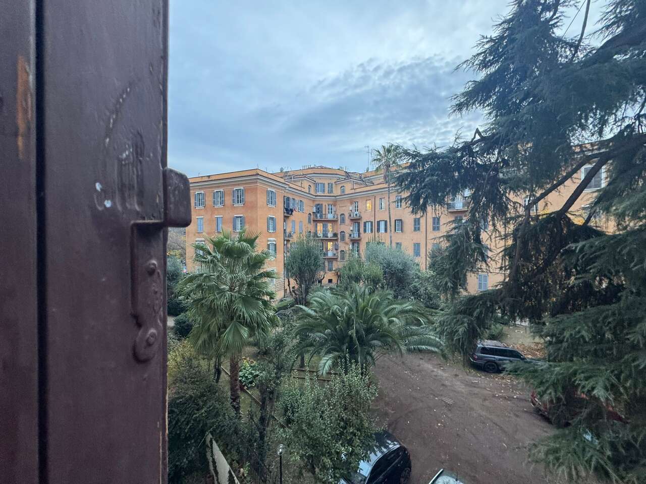 VIALE DELL'UNIVERSITA', AMPIO UFFICIO VIALE DELL'UNIVERSITA', AMPIO UFFICIO