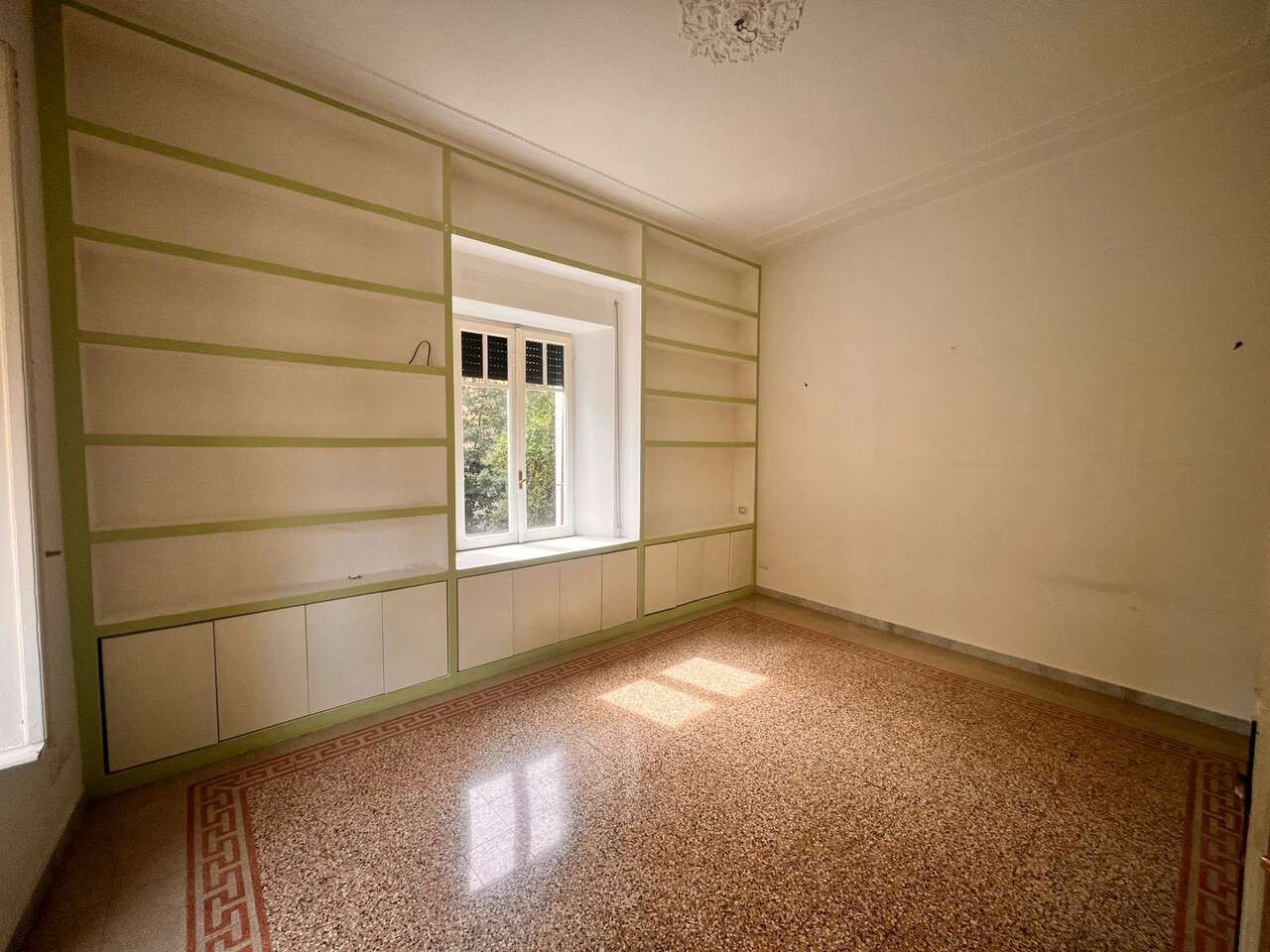 PIAZZA CRATI, SPACIOUS APARTMENT FOR SALE PIAZZA CRATI, SPACIOUS APARTMENT FOR SALE