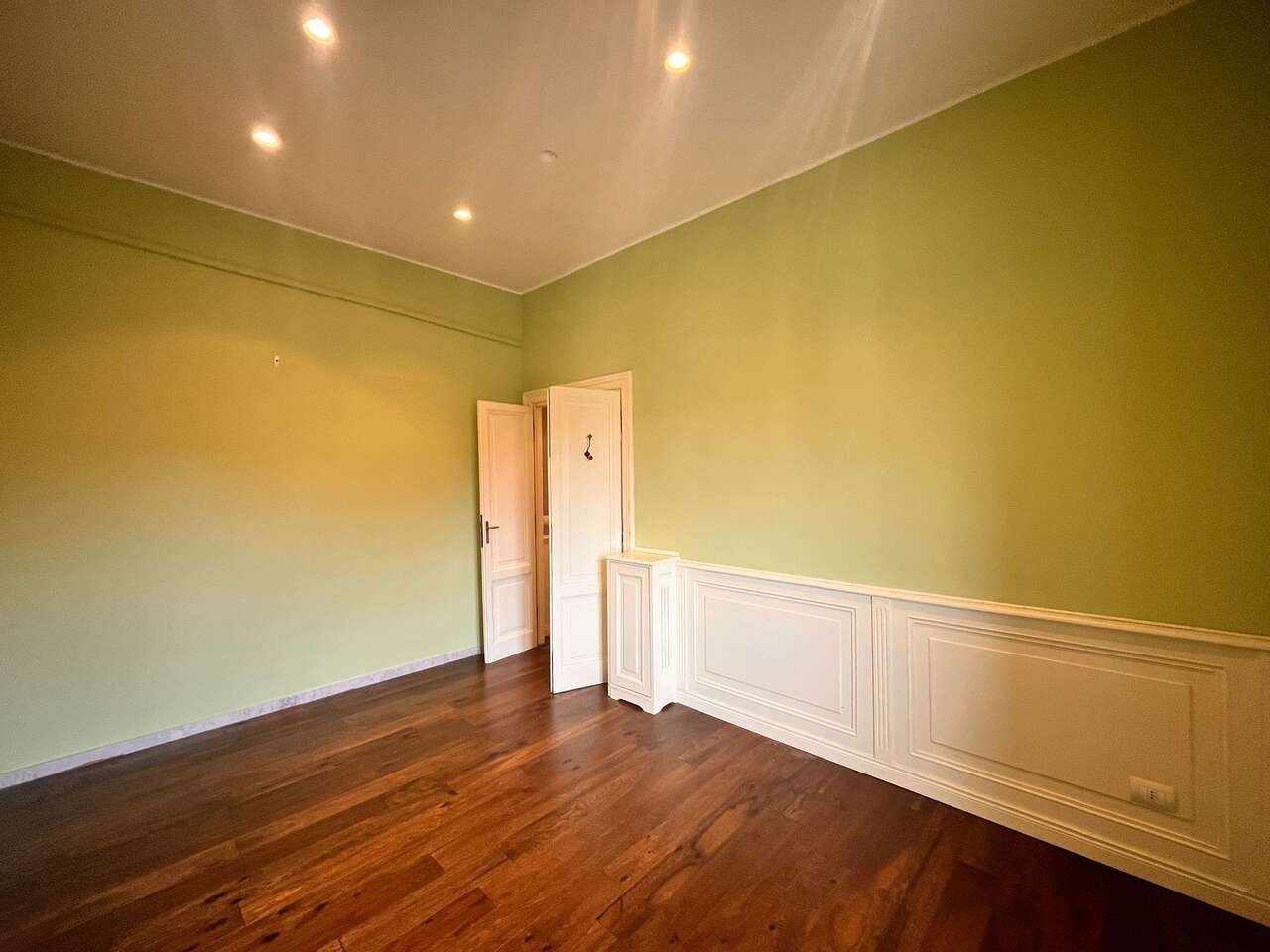 PIAZZA CRATI, SPACIOUS APARTMENT FOR SALE PIAZZA CRATI, SPACIOUS APARTMENT FOR SALE