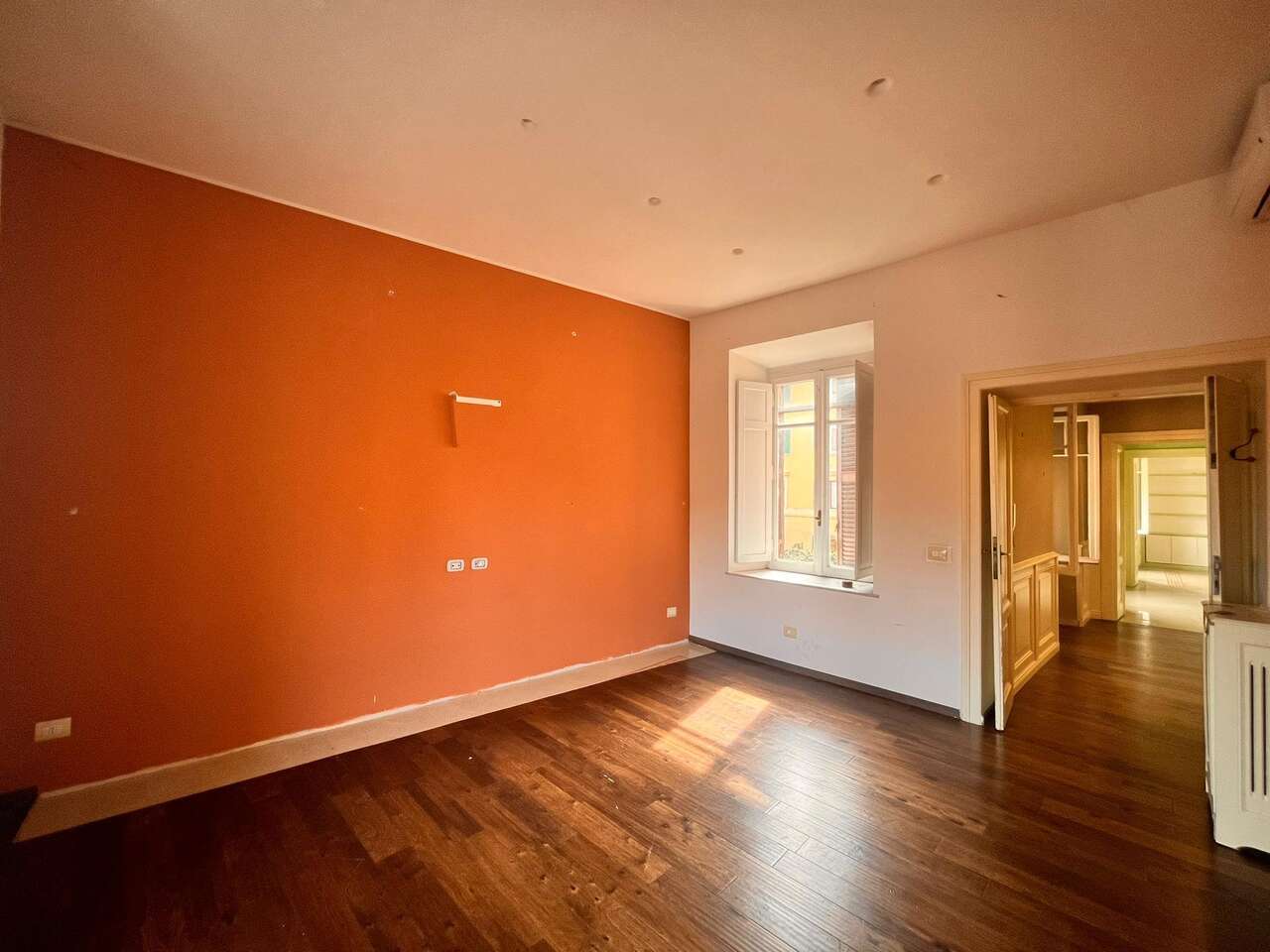 PIAZZA CRATI, SPACIOUS APARTMENT FOR SALE PIAZZA CRATI, SPACIOUS APARTMENT FOR SALE