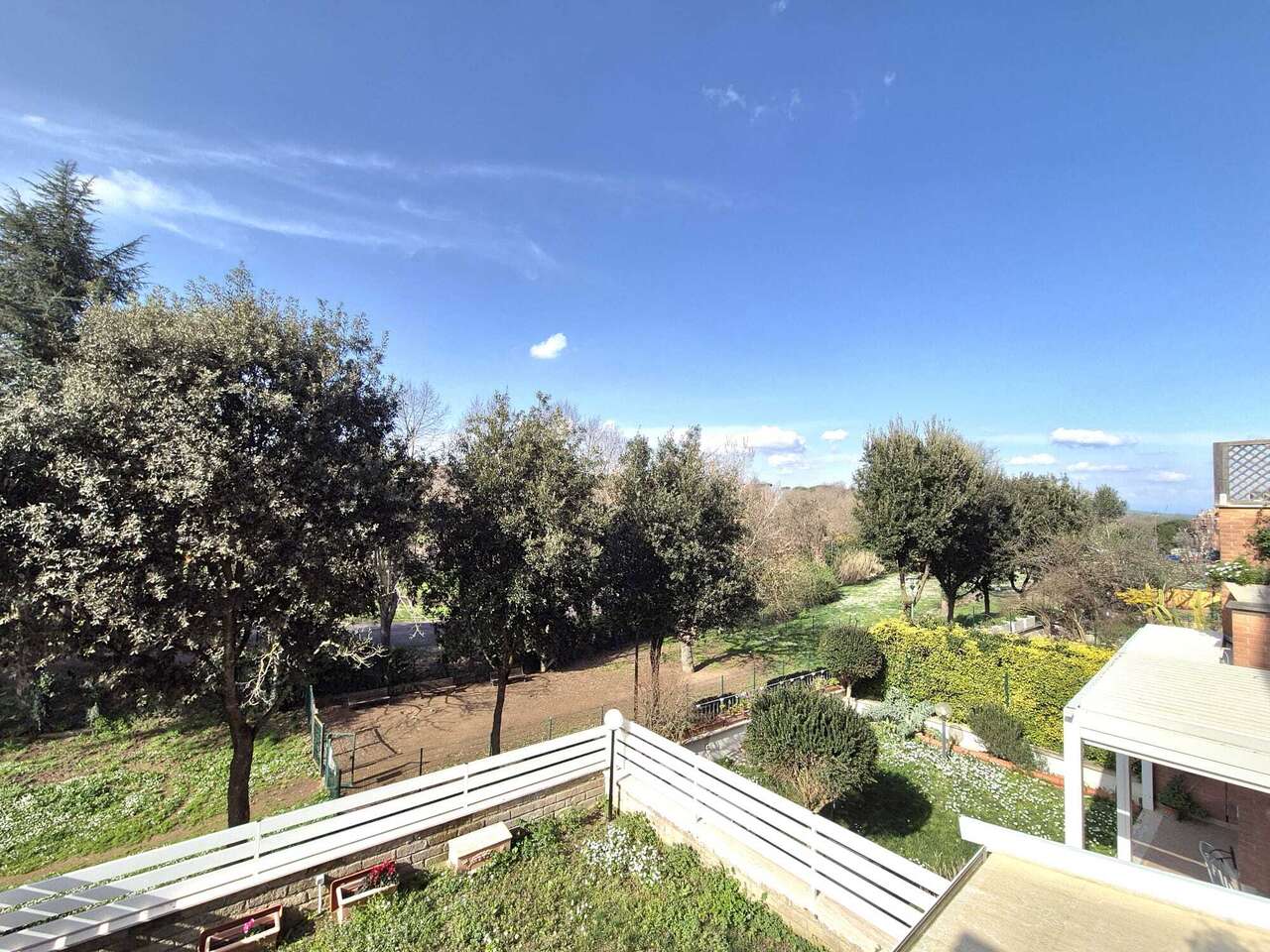 LA STORTA, FOUR-ROOM APARTMENT ON THREE LEVELS