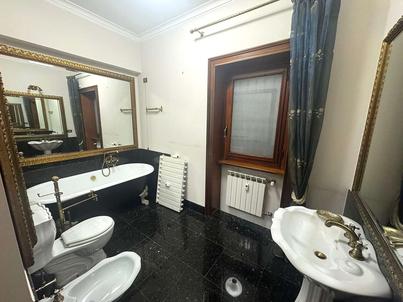 VIALE VATICANO, SPACIOUS APARTMENT