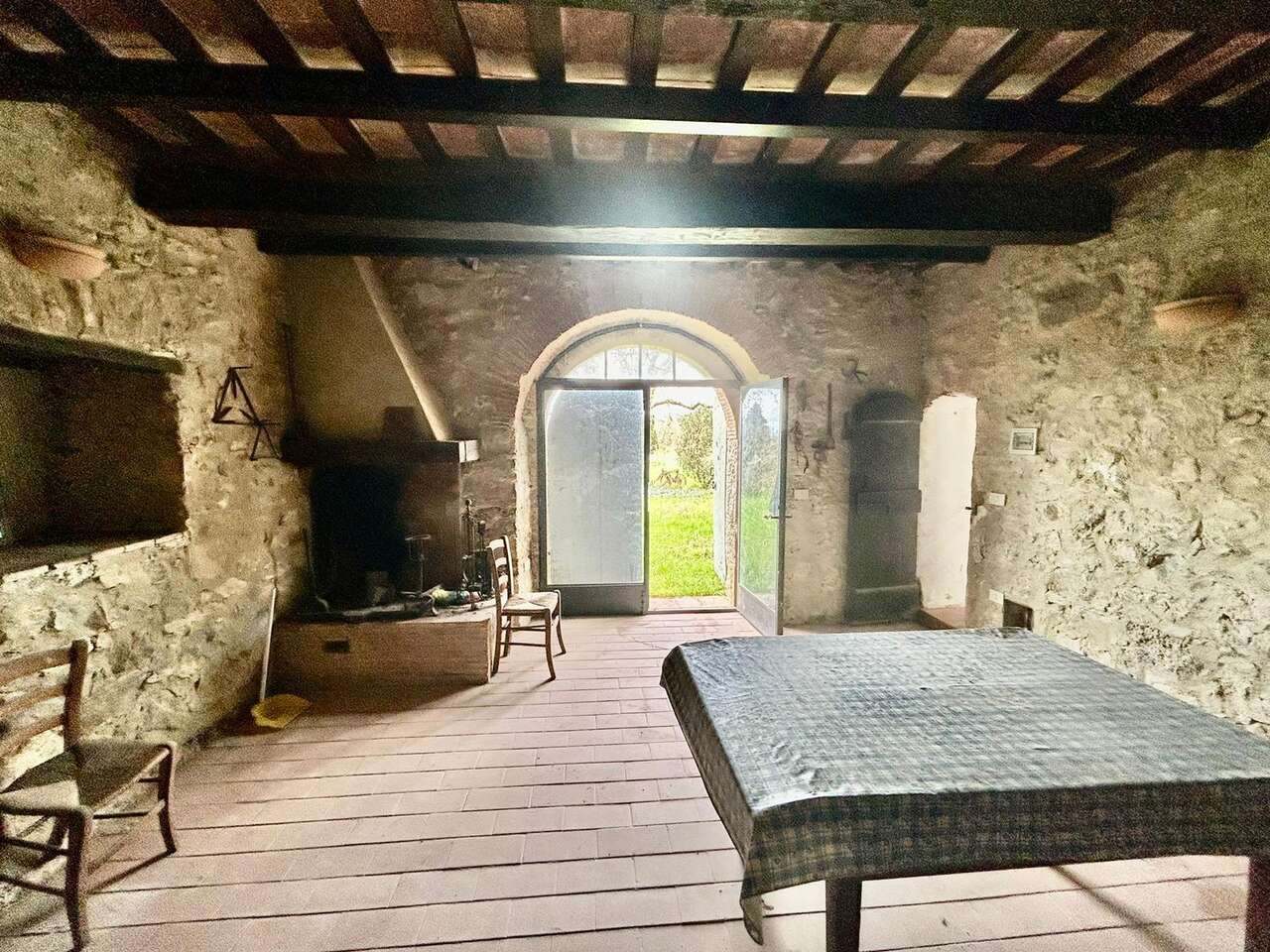 A JEWEL AMONG THE TUSCAN HILLS