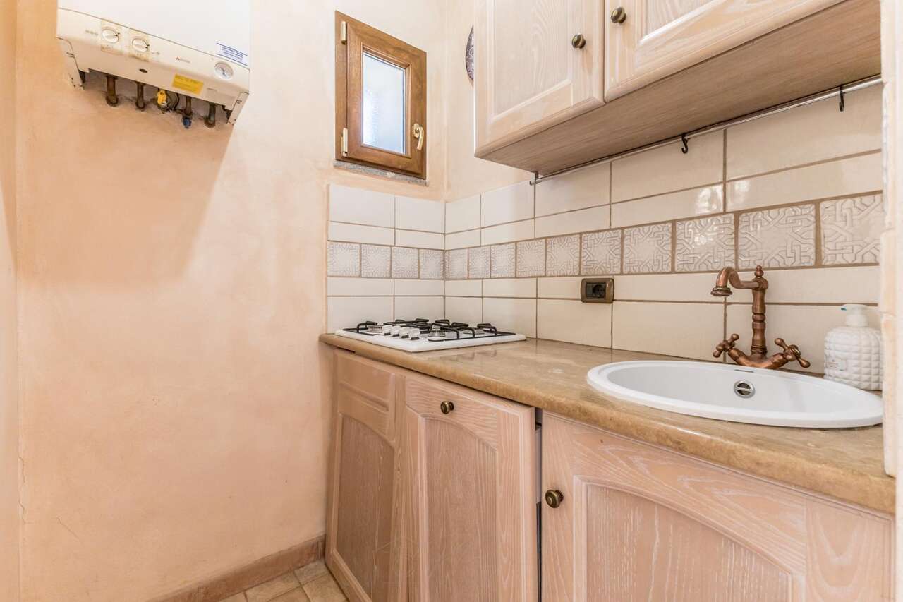 A TRUE GEM AMONG VINEYARDS AND OLIVE GROVES