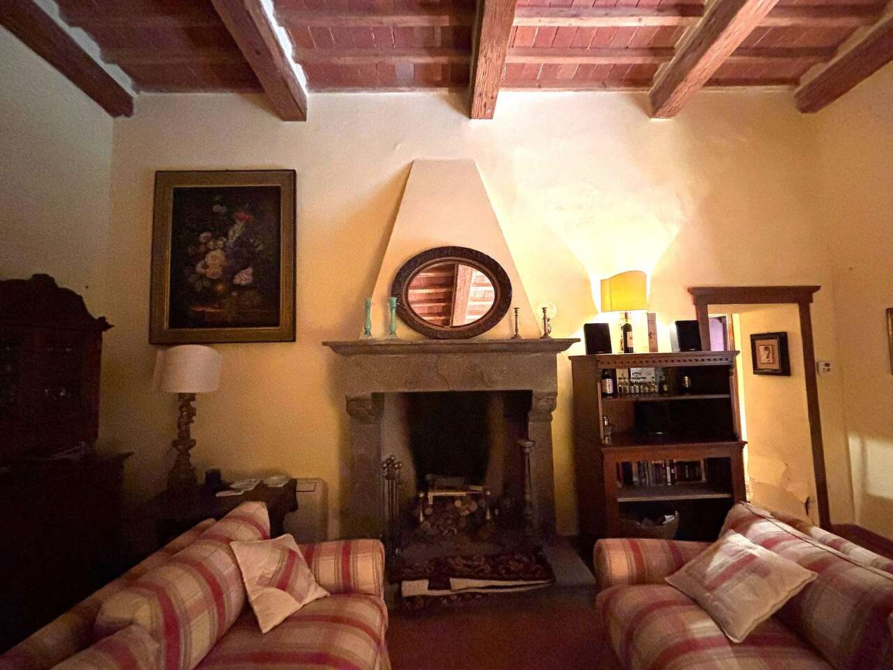 CAPALBIO, IN THE HISTORIC CENTER CAPALBIO, IN THE HISTORIC CENTER