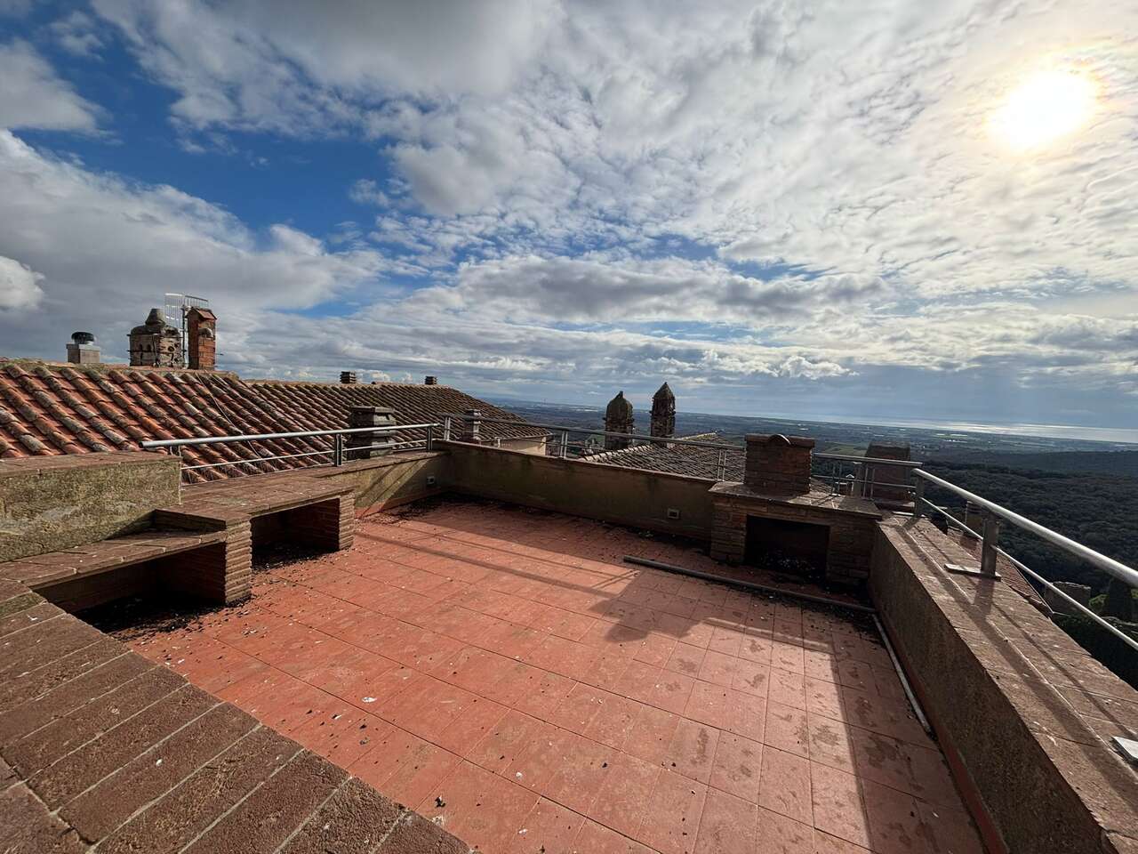 CAPALBIO, IN THE HISTORIC CENTER CAPALBIO, IN THE HISTORIC CENTER