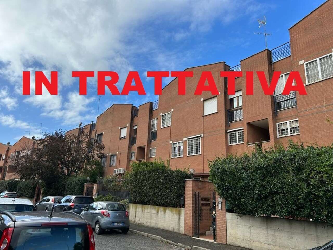 LA STORTA, FOUR-ROOM APARTMENT ON THREE LEVELS