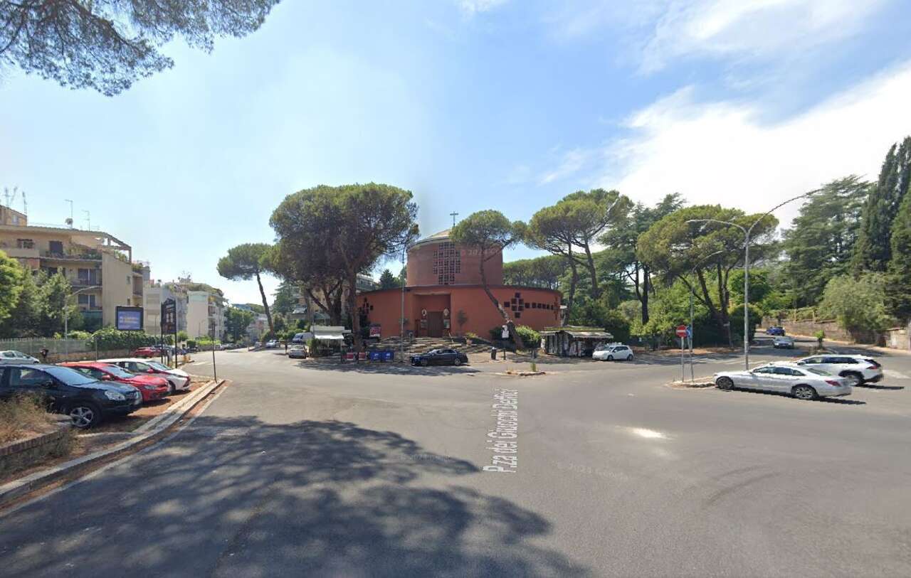 VIGNA CLARA REFINED APARTMENT VIGNA CLARA REFINED APARTMENT