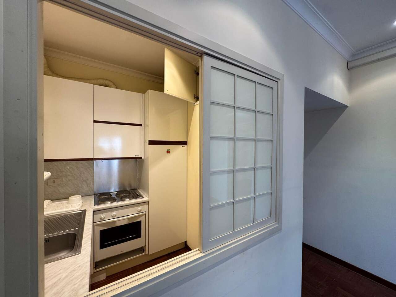 CHARMING APARTMENT IN MONTI PARIOLI CHARMING APARTMENT IN MONTI PARIOLI