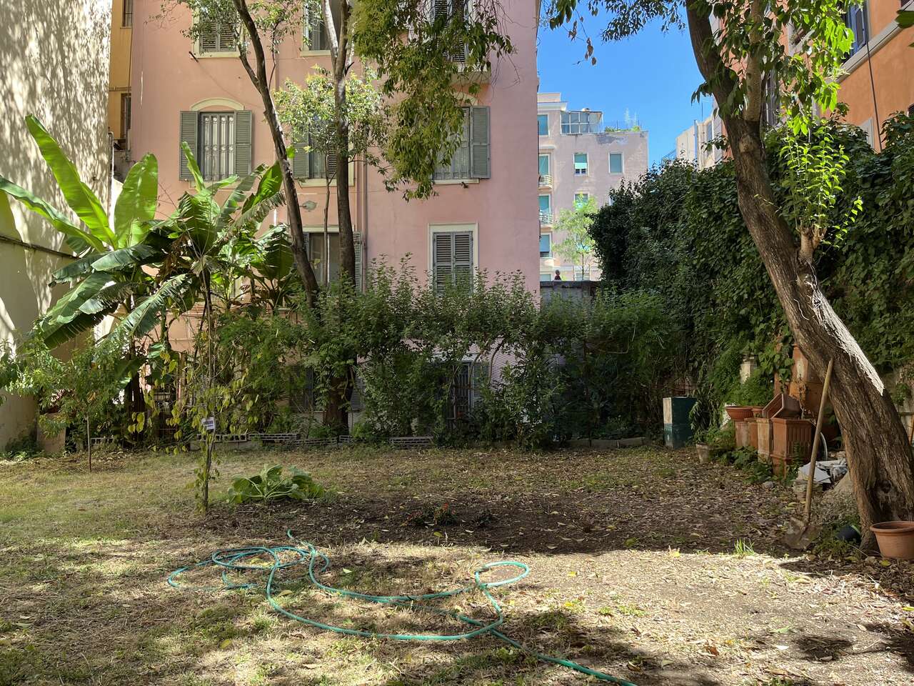 IN STABILE D'EPOCA LUMINOSO APPARTAMENTO