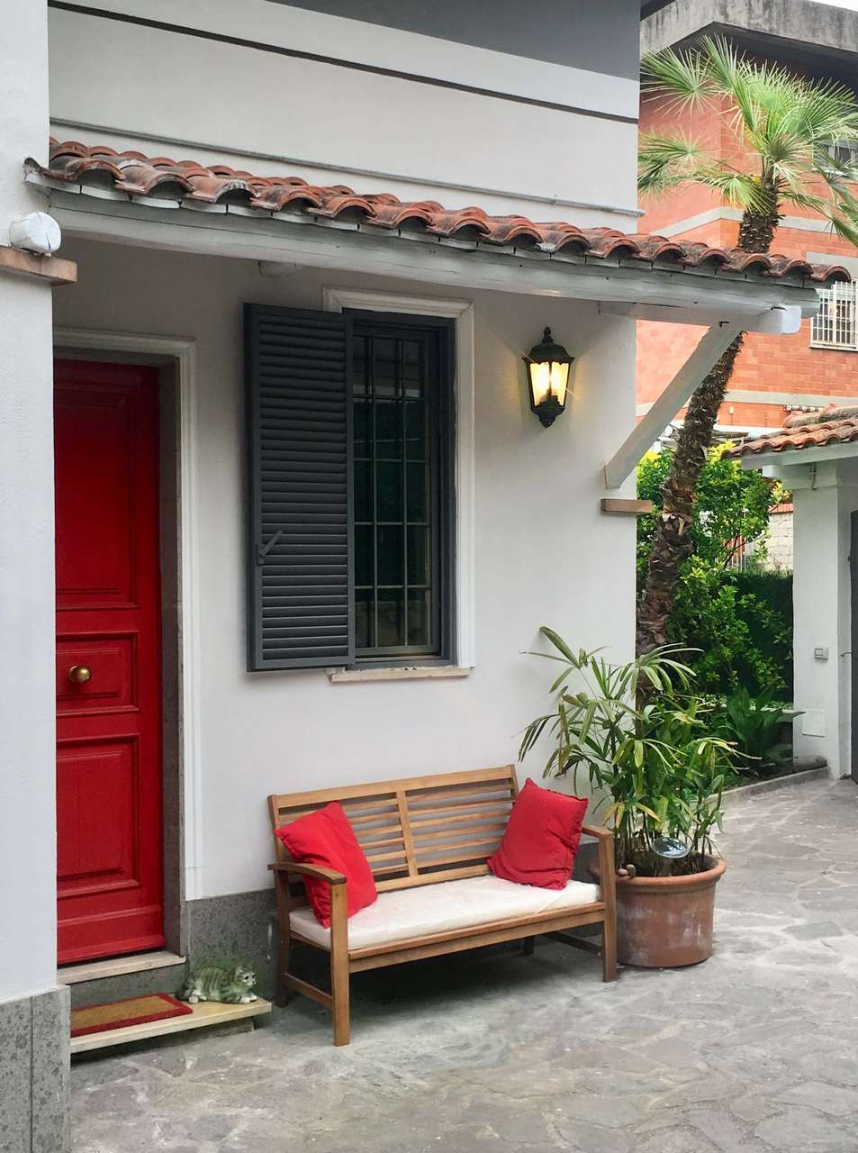 APPARTAMENTO IN VILLA CON GIARDINO