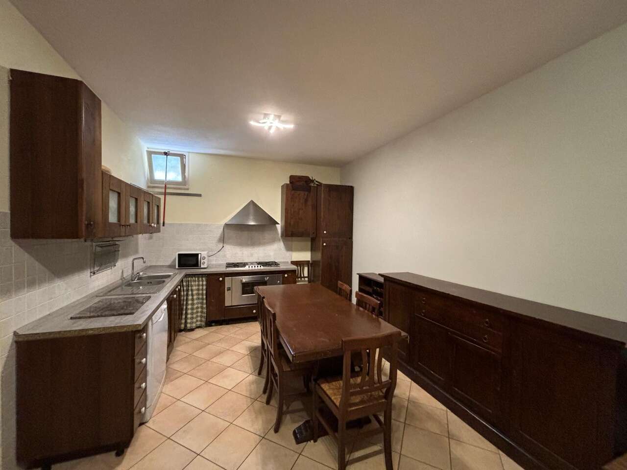 NEPI APPARTAMENTO IN VILLINO A SCHIERA