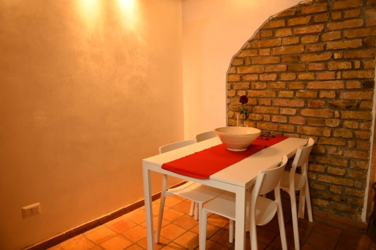 BARBERINI, BEAUTIFUL THREE-ROOM APARTMENT BARBERINI, BEAUTIFUL THREE-ROOM APARTMENT