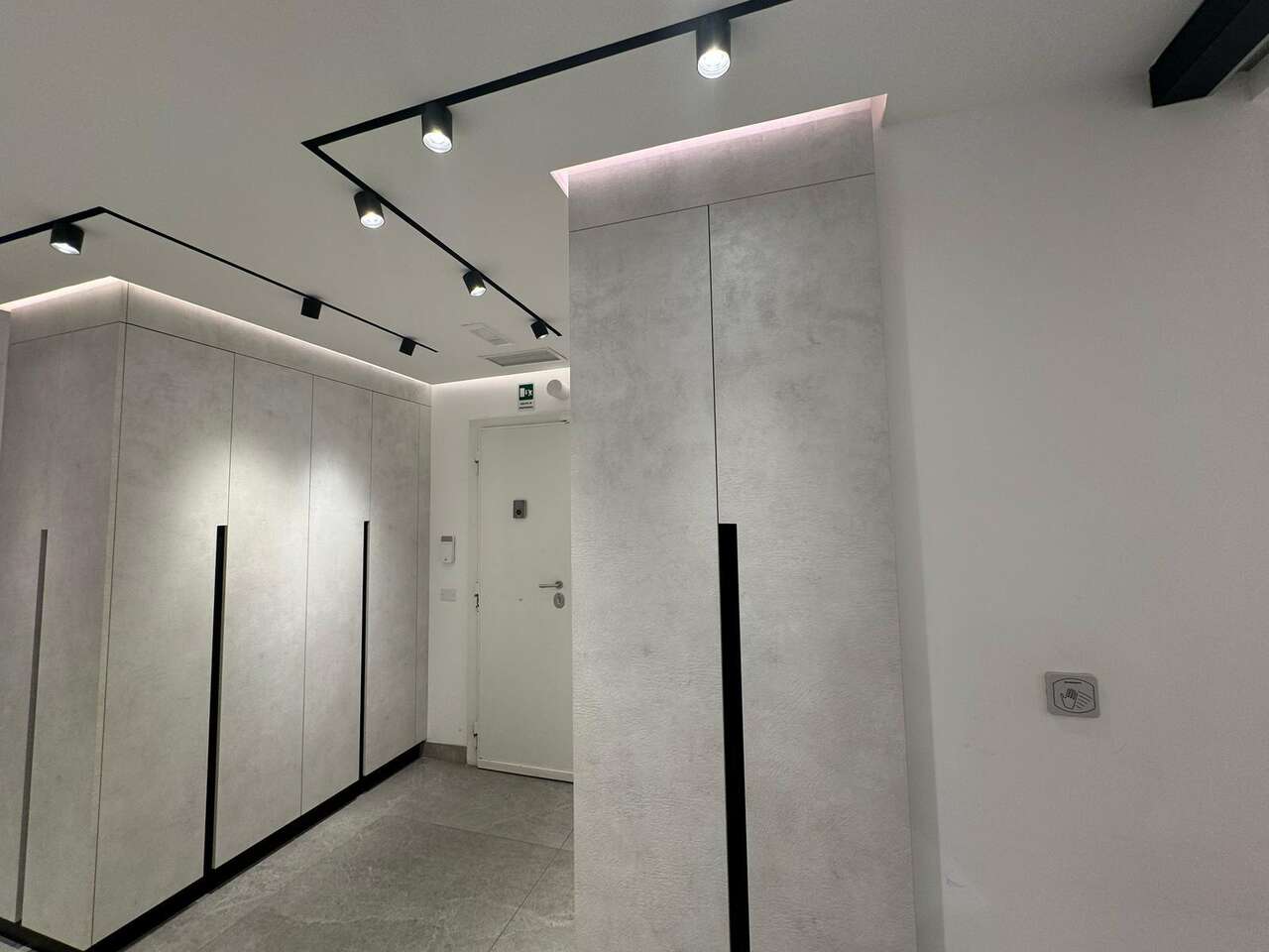 PRESTIGIOUS INCOME-GENERATING OFFICE PRESTIGIOUS INCOME-GENERATING OFFICE