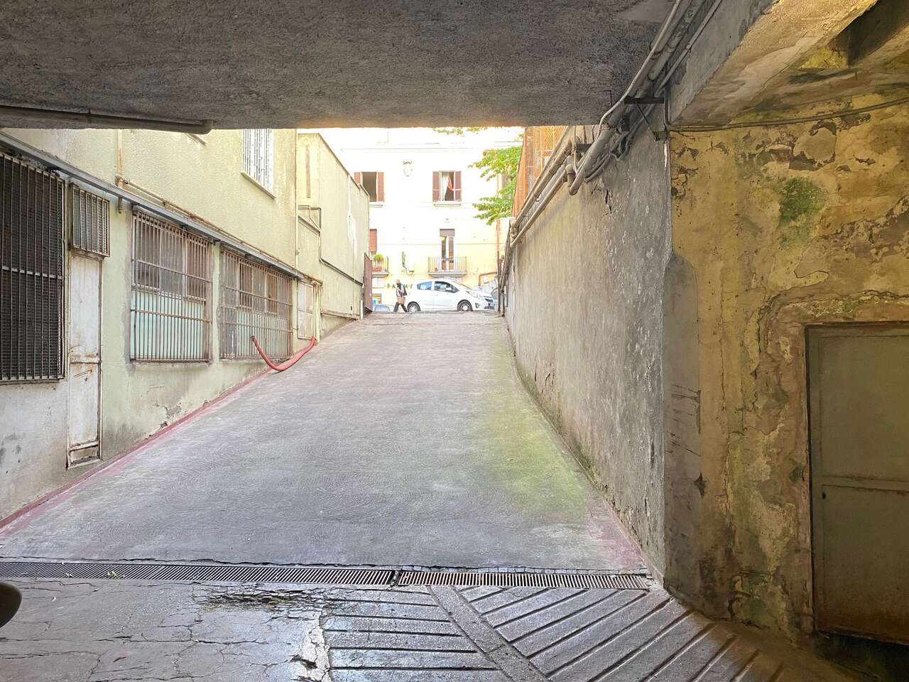 MONTE SACRO, LOCALE CON ALTA VISIBILITA'