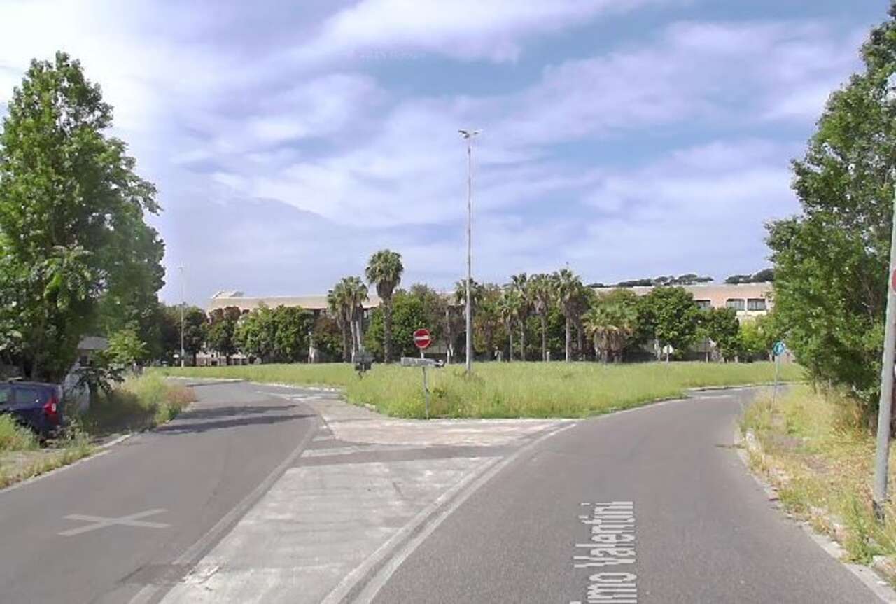 SAXA RUBRA, AD. CENTRO RAI, AMPIO CAPANNONE