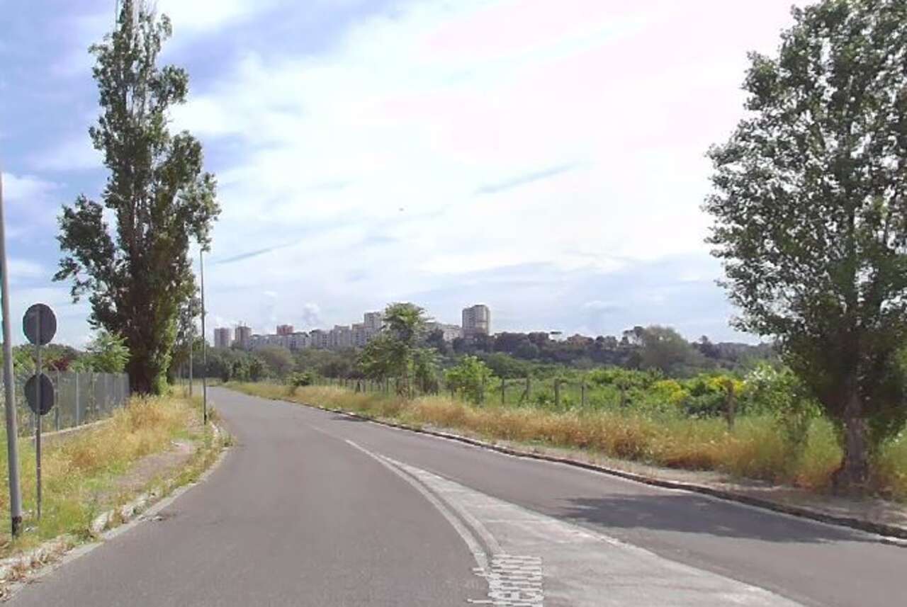 SAXA RUBRA, AD. CENTRO RAI, AMPIO CAPANNONE