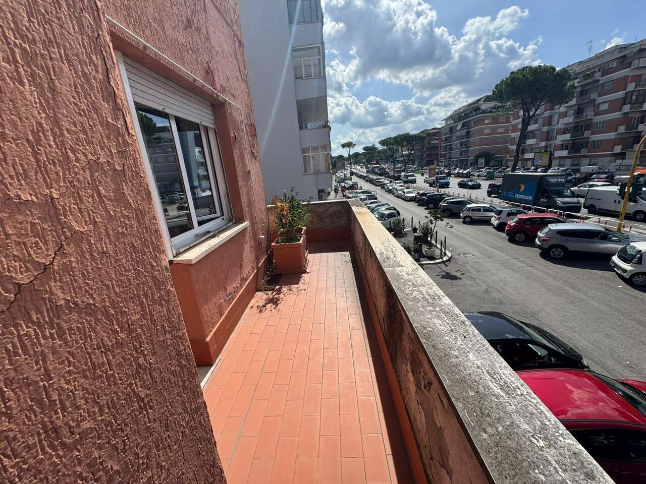 VIA FLAMINIA NUOVA AMPIO APPARTAMENTO