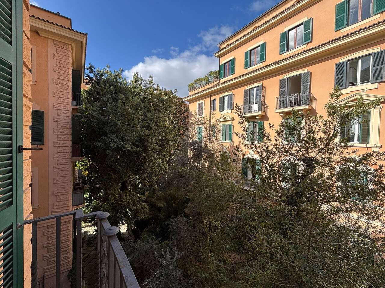 PINCIANO ELEGANTE UFFICIO IN PALAZZO D'EPOCA