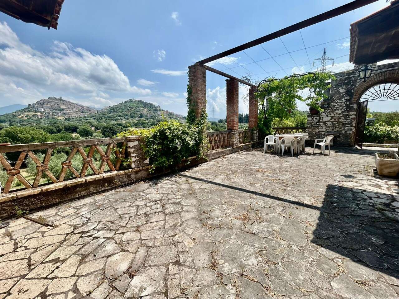 GUIDONIA MONTECELIO, STORICA RESIDENZA PANORAMICA