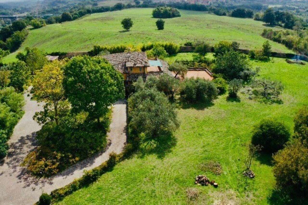 Exclusive Villa in the Heart of the Parco di Veio Exclusive Villa in the Heart of the Parco di Veio