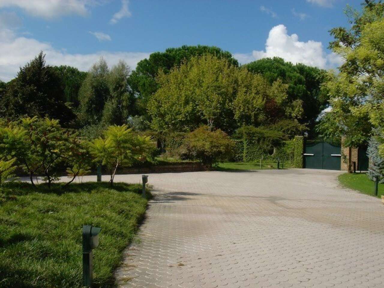 Exclusive Villa in the Heart of the Parco di Veio Exclusive Villa in the Heart of the Parco di Veio