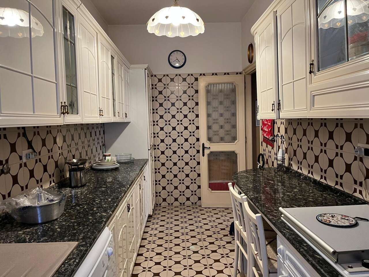 APARTMENT IN A COMPLEX - DIVISIBLE APARTMENT IN A COMPLEX - DIVISIBLE