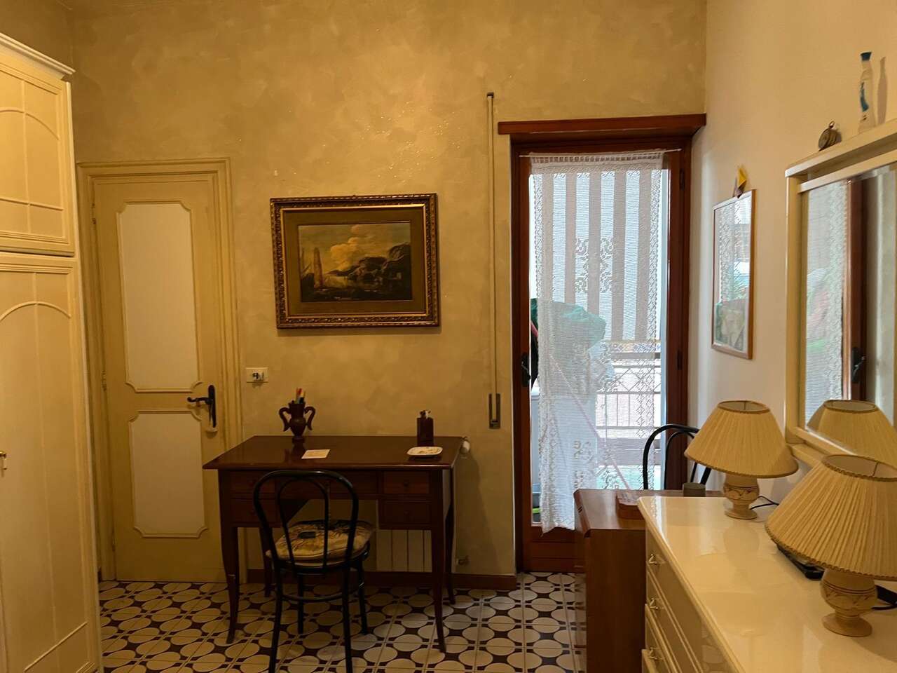 CHARMING THREE ROOM APARTMENT