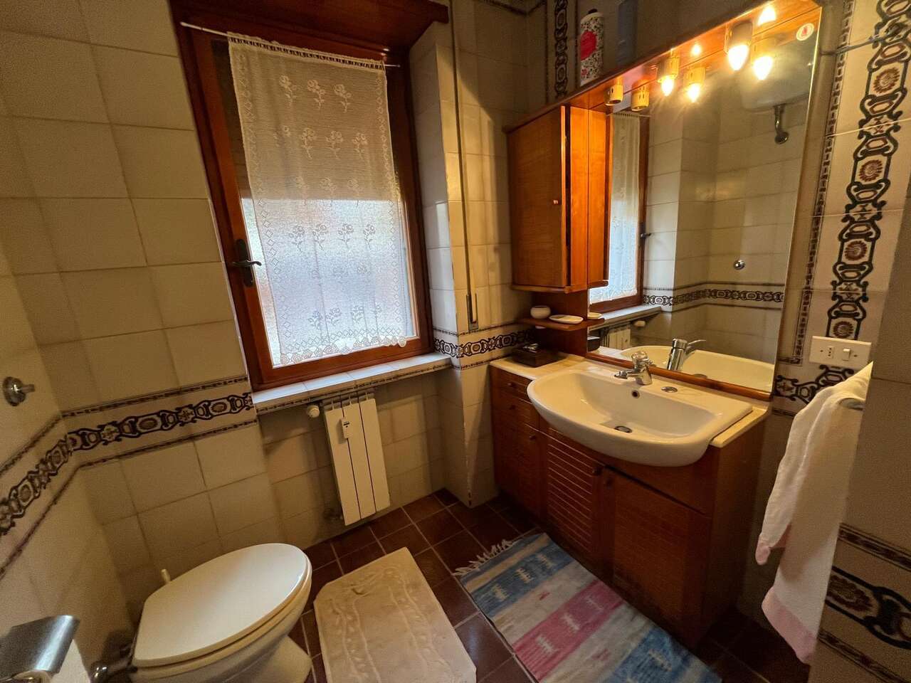 CHARMING THREE ROOM APARTMENT