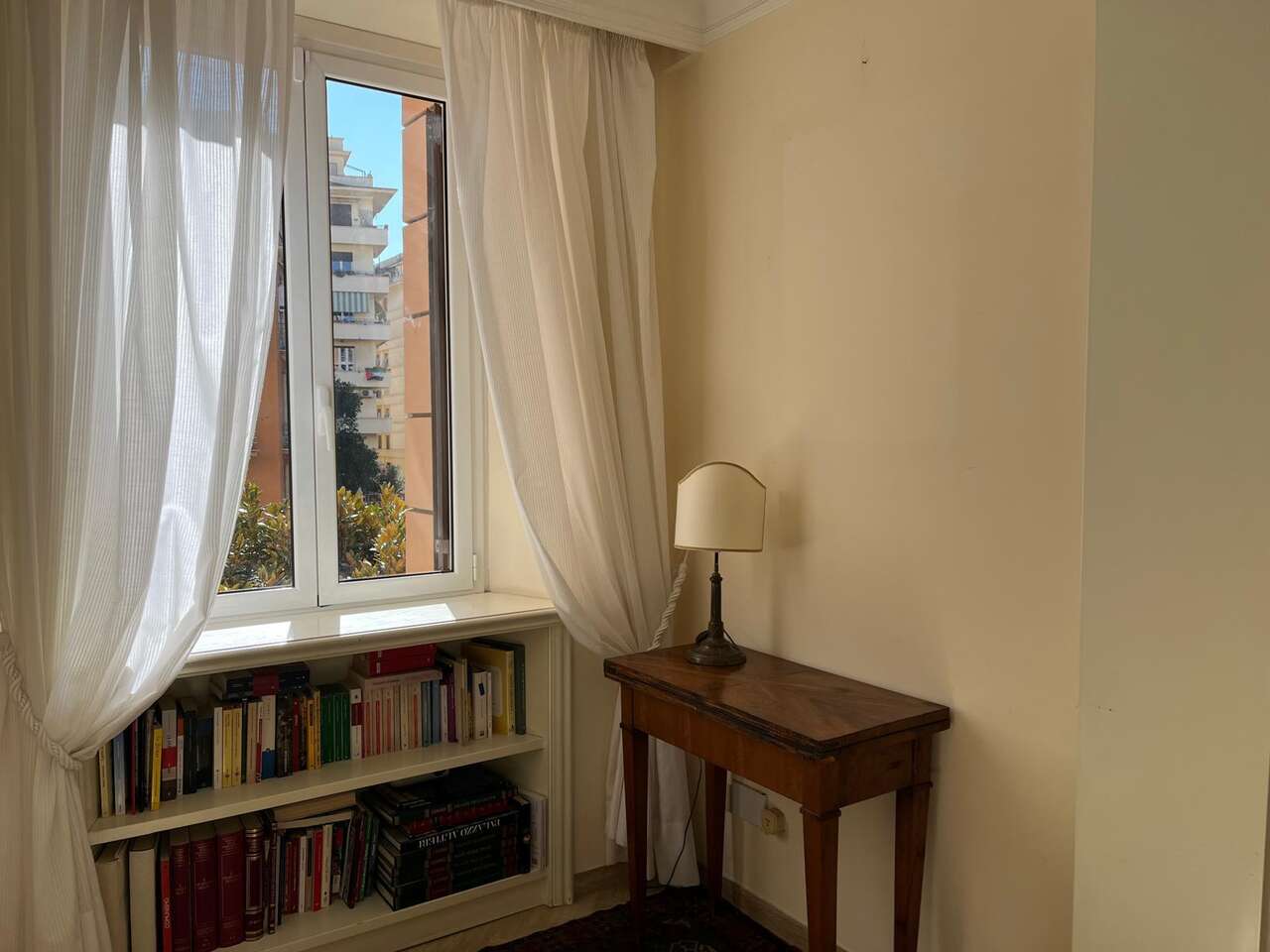 BRIGHT APARTMENT IN HISTORICAL BUILDING