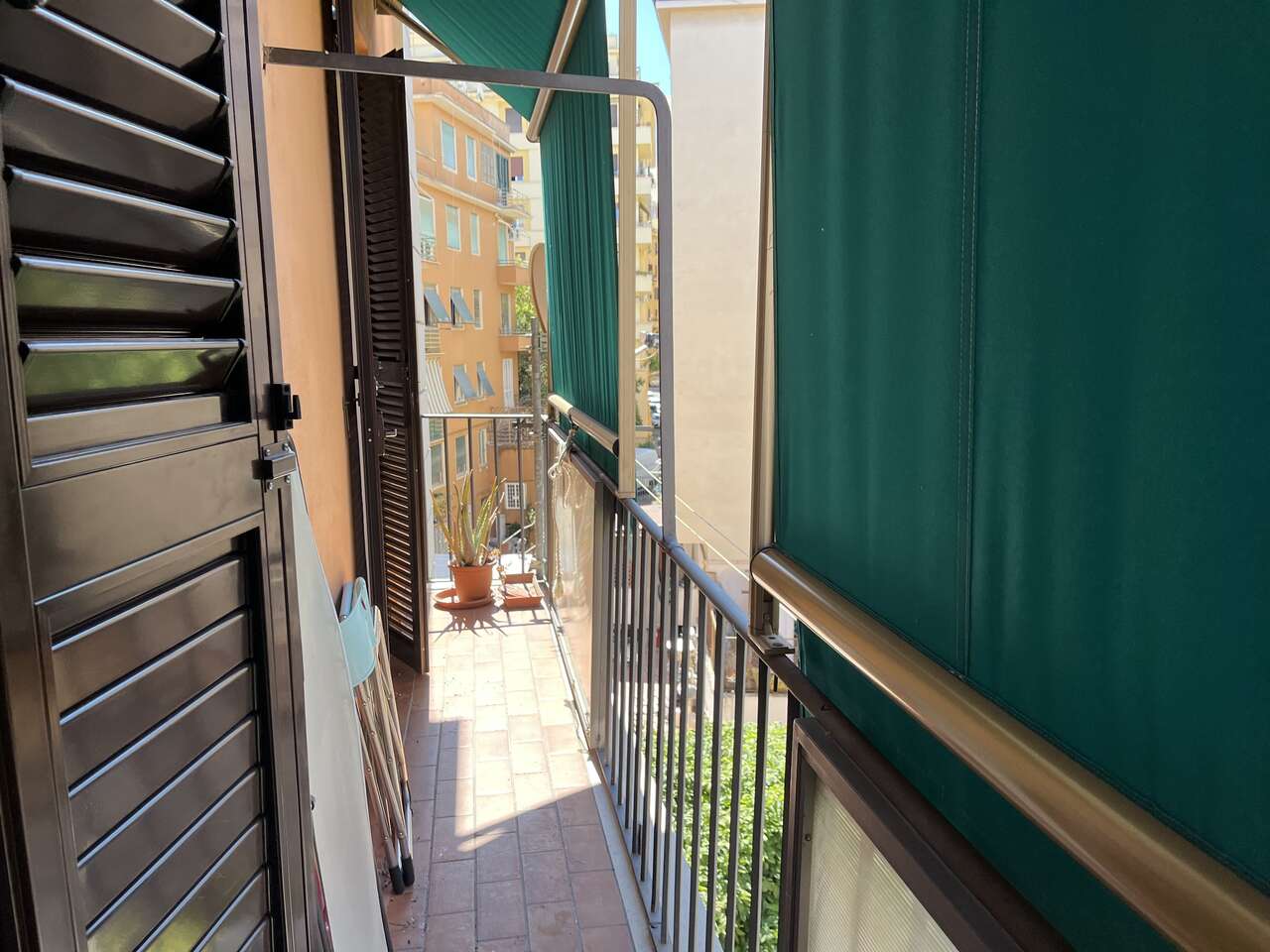 BRIGHT APARTMENT IN HISTORICAL BUILDING