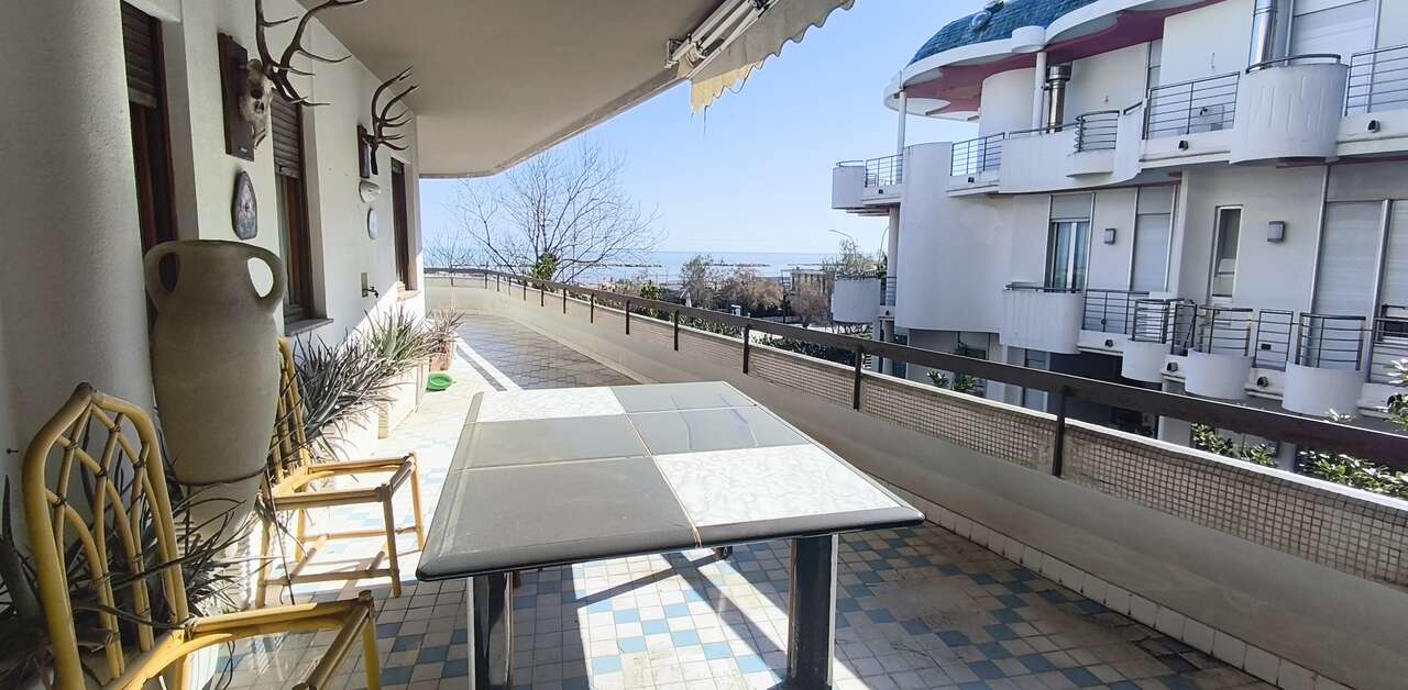 PESCARA,SALE OF ENTIRE SEAFRONT BUILDING