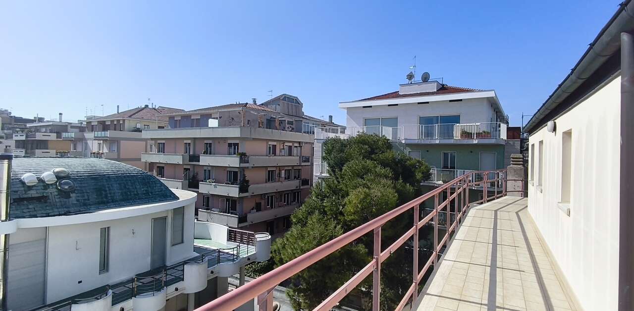 PESCARA,SALE OF ENTIRE SEAFRONT BUILDING