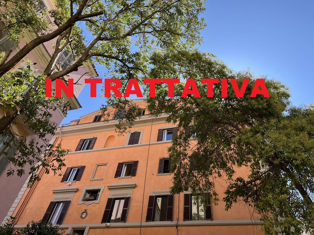 IN STABILE D'EPOCA LUMINOSO APPARTAMENTO