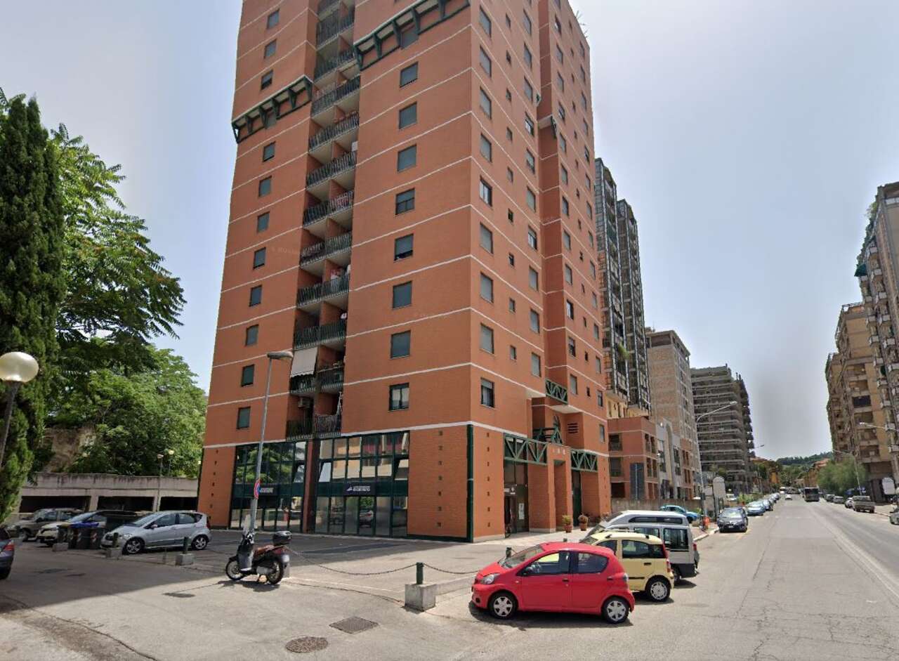 TERNI VENDITA LOCALE A REDDITO 10%