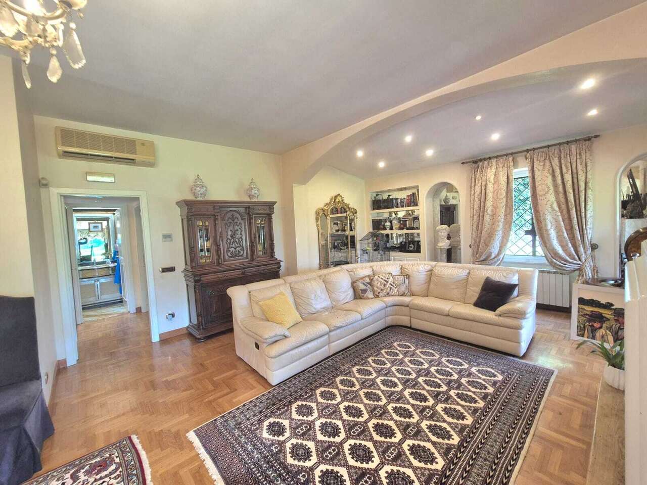 OLGIATA, VILLA BIFAMILIARE CON PISCINA