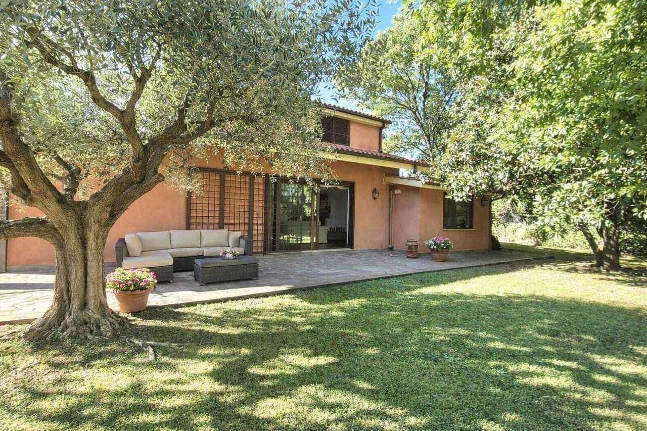 FORMELLO, VILLA BIFAMILIARE CON GIARDINO