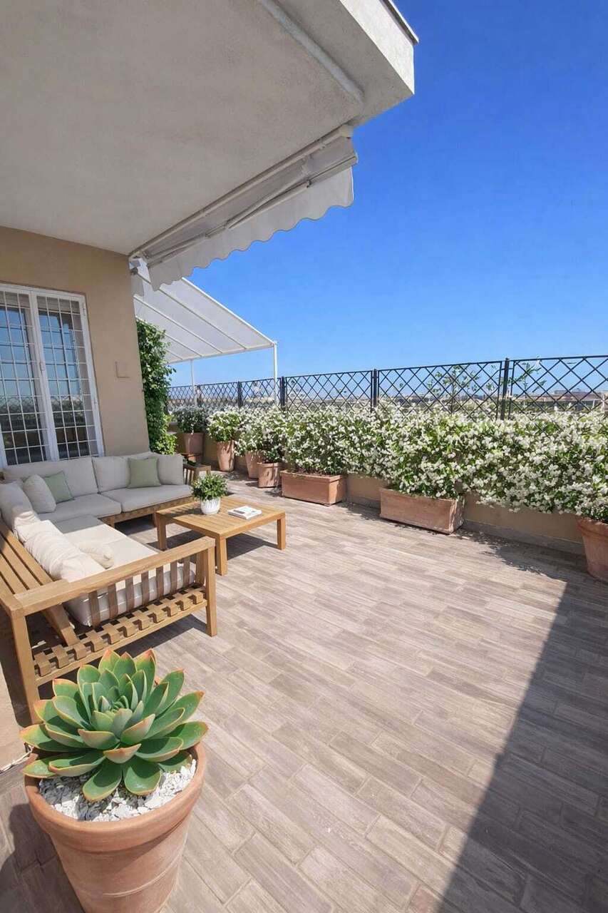 LUSSUOSO ATTICO CON TERRAZZA PANORAMICA