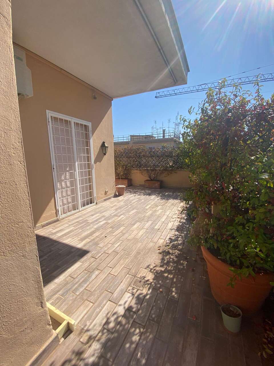 LUSSUOSO ATTICO CON TERRAZZA PANORAMICA