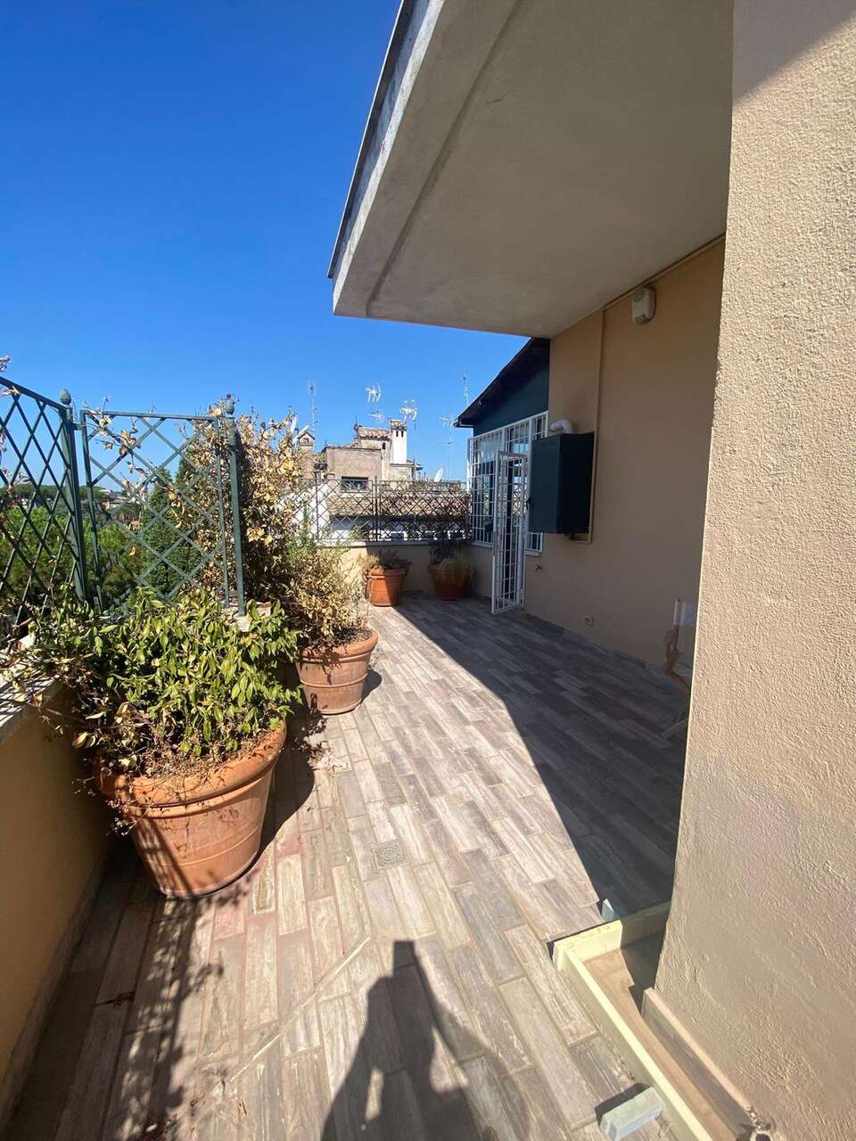 LUSSUOSO ATTICO CON TERRAZZA PANORAMICA