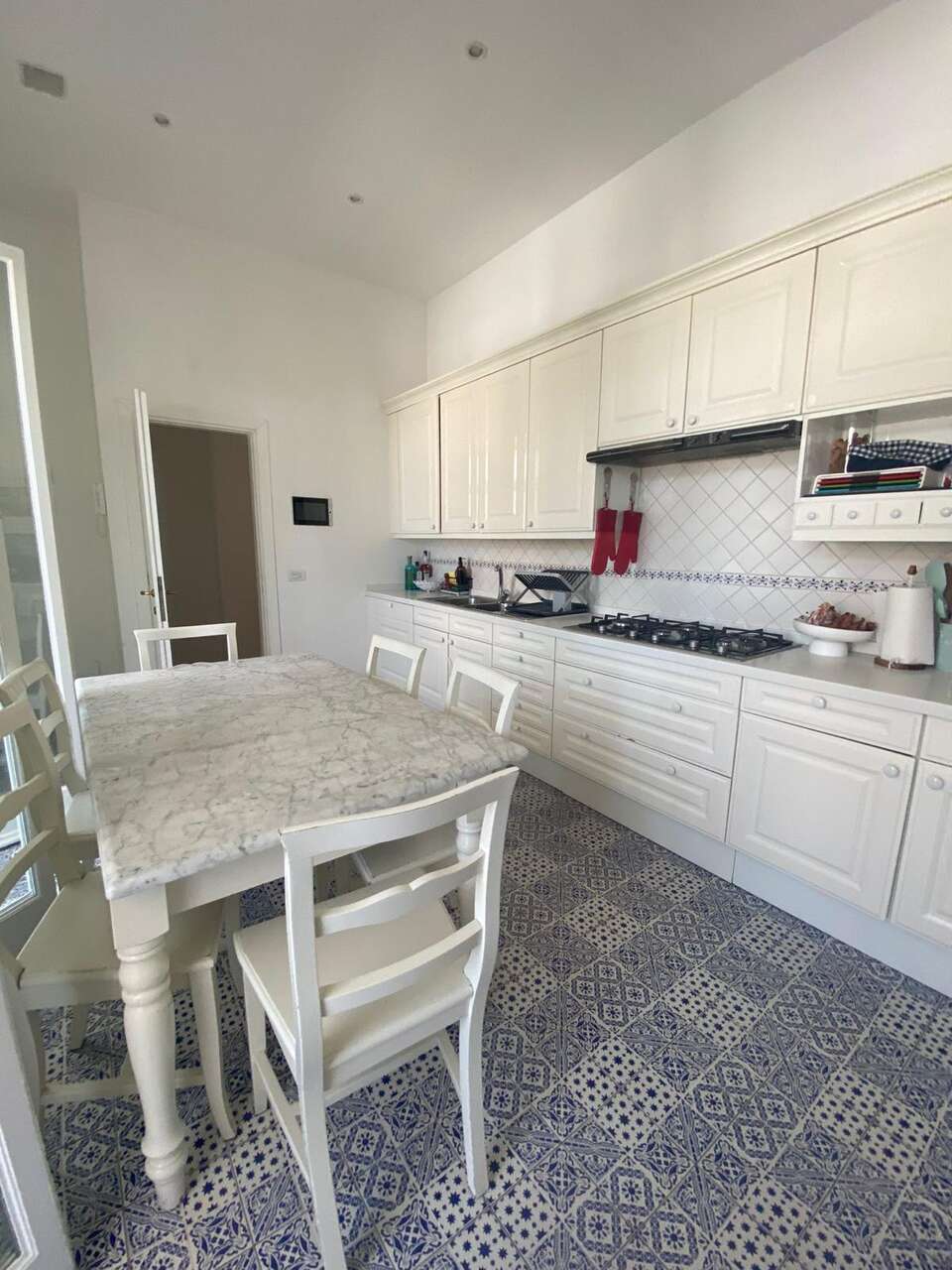 LUSSUOSO ATTICO CON TERRAZZA PANORAMICA