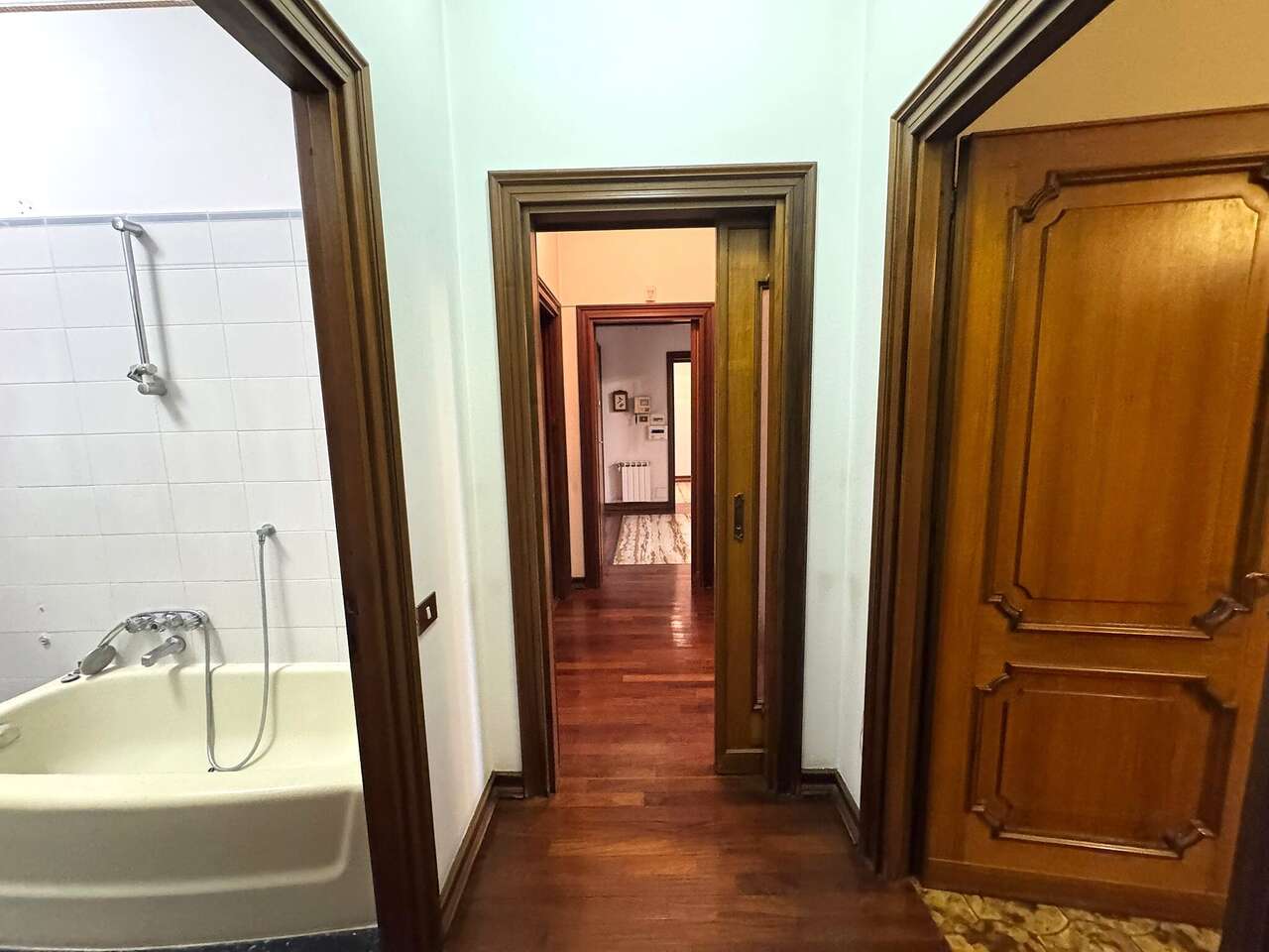 VIALE VATICANO, SPACIOUS APARTMENT VIALE VATICANO, SPACIOUS APARTMENT