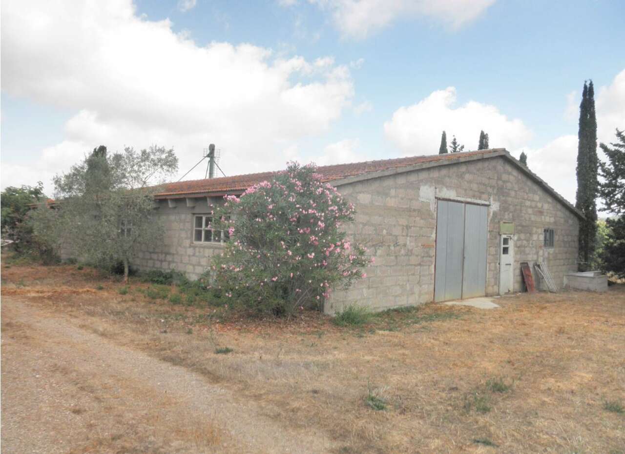 A JEWEL AMONG THE TUSCAN HILLS