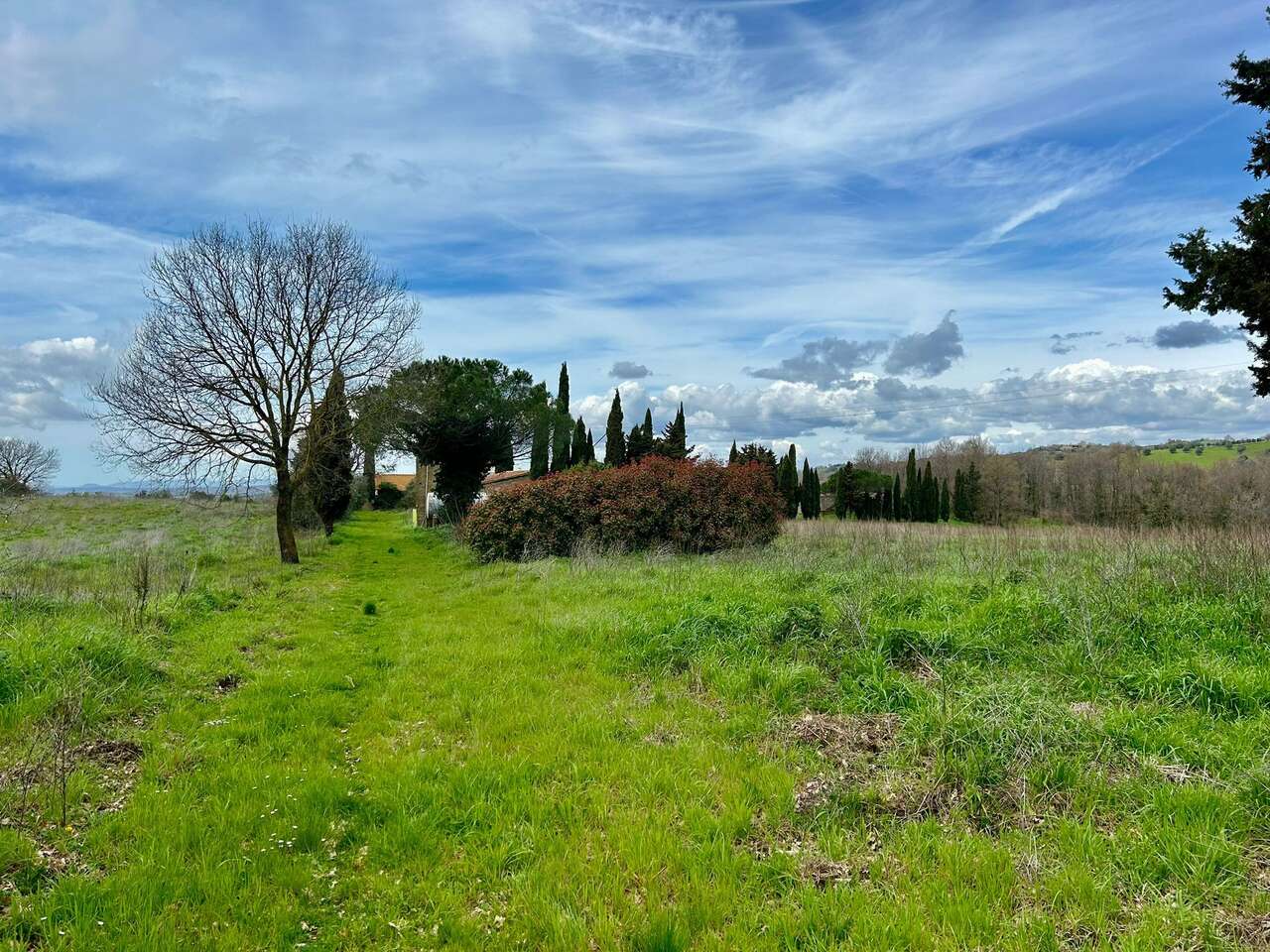 A JEWEL AMONG THE TUSCAN HILLS