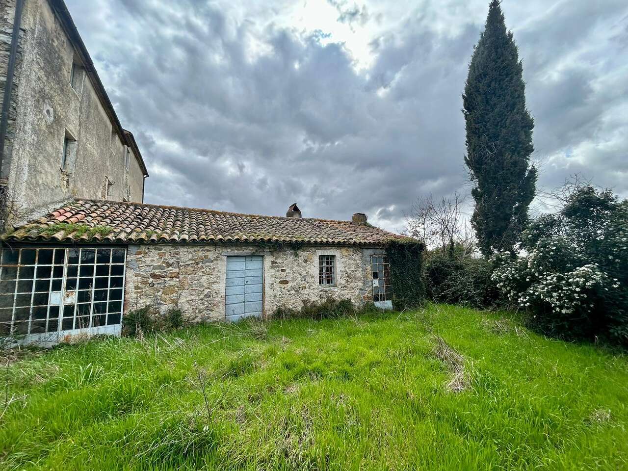 A JEWEL AMONG THE TUSCAN HILLS