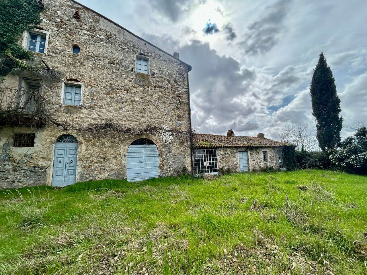 A JEWEL AMONG THE TUSCAN HILLS